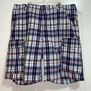 Men’s plaid shorts